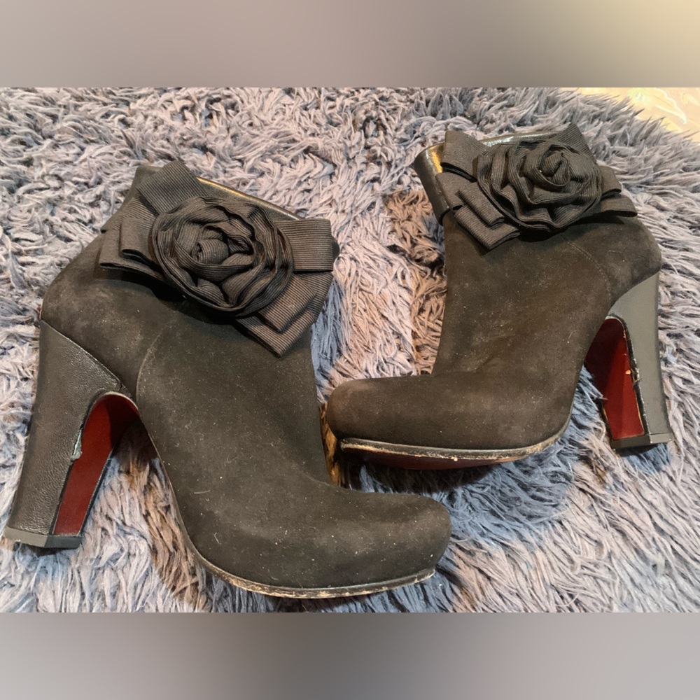 Preowned Chie Mihara Black Suede Booties in Size 39 1/2